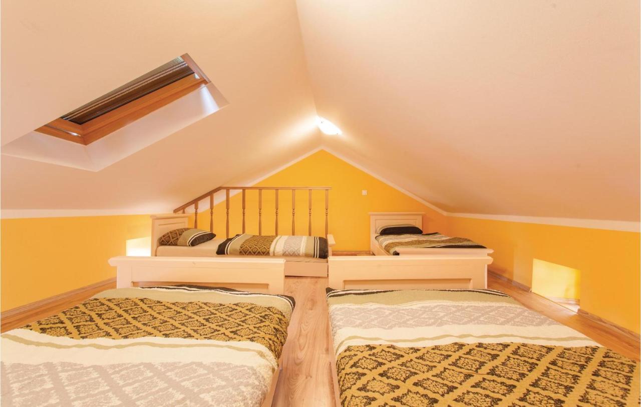 1 Bedroom Beautiful Apartment In Omisalj Exterior photo
